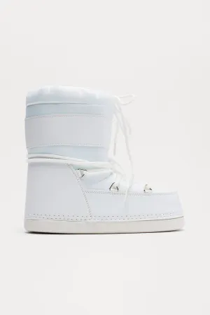 Arrowhead Flat Snow Boots - White