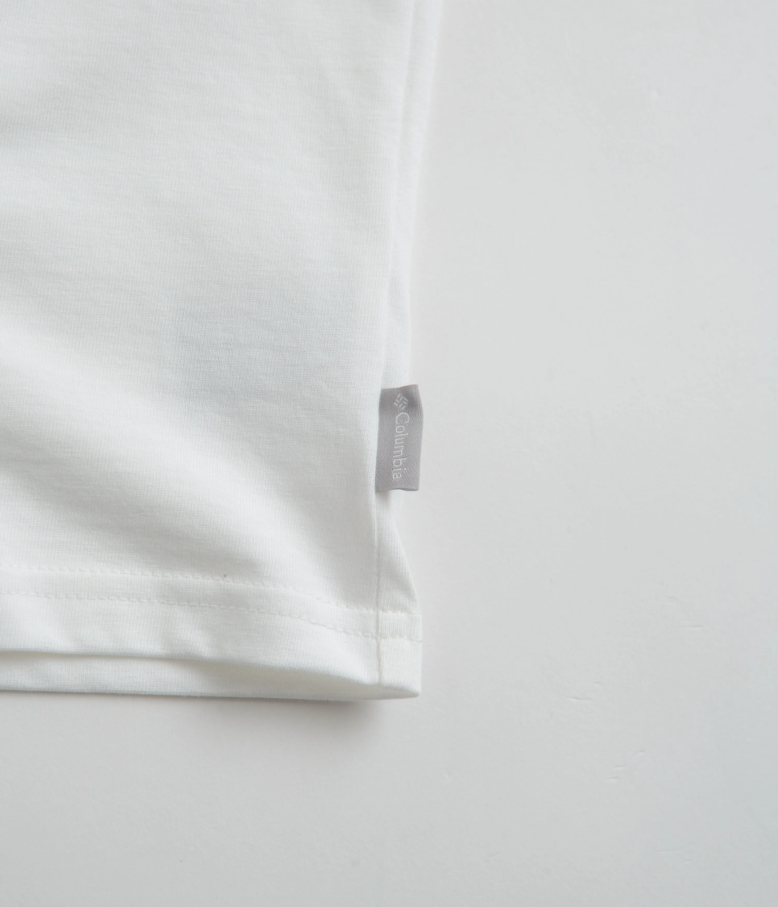 Columbia Explorers Canyon Back T-Shirt - White / Bearly Tribe