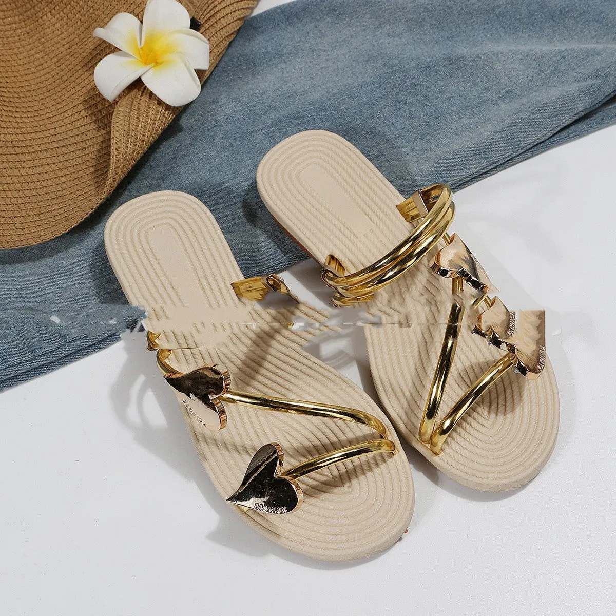 Luna Sandals Fashion Metal Heart Decoration
