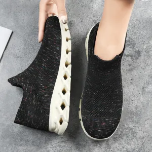 Men Outdoor Walking Flying Woven Breathable Ultra-light Walking Shoes