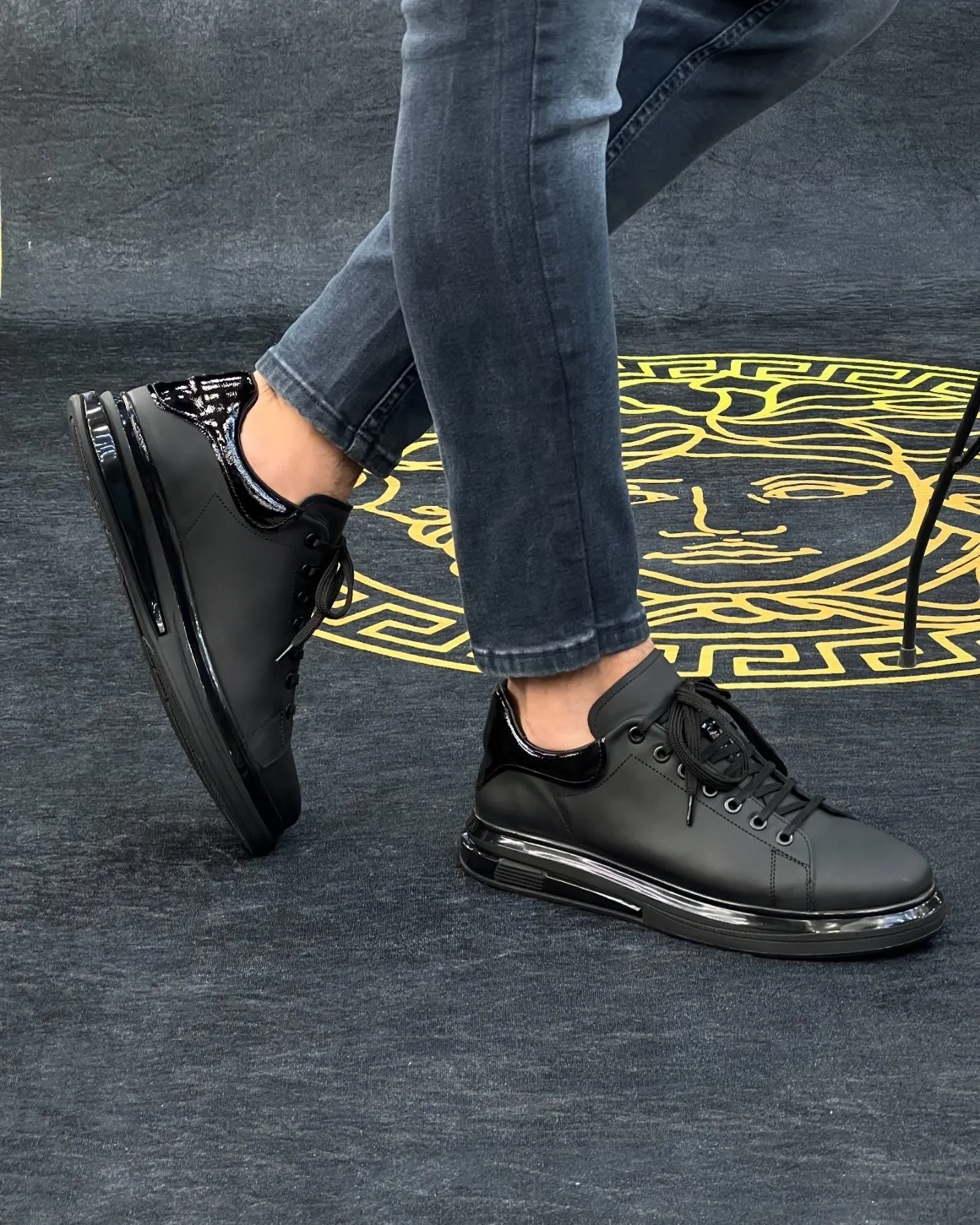 Men's Breathable Lace-up McQueen Shoes