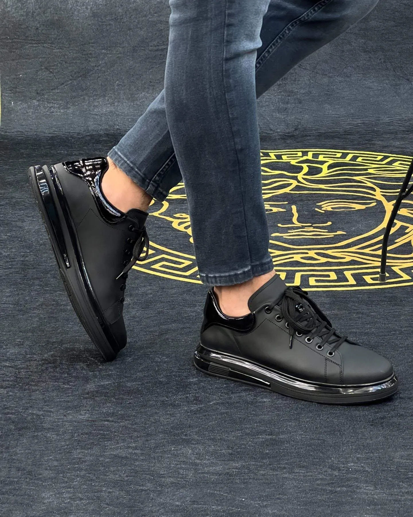 Men's Breathable Lace-up McQueen Shoes