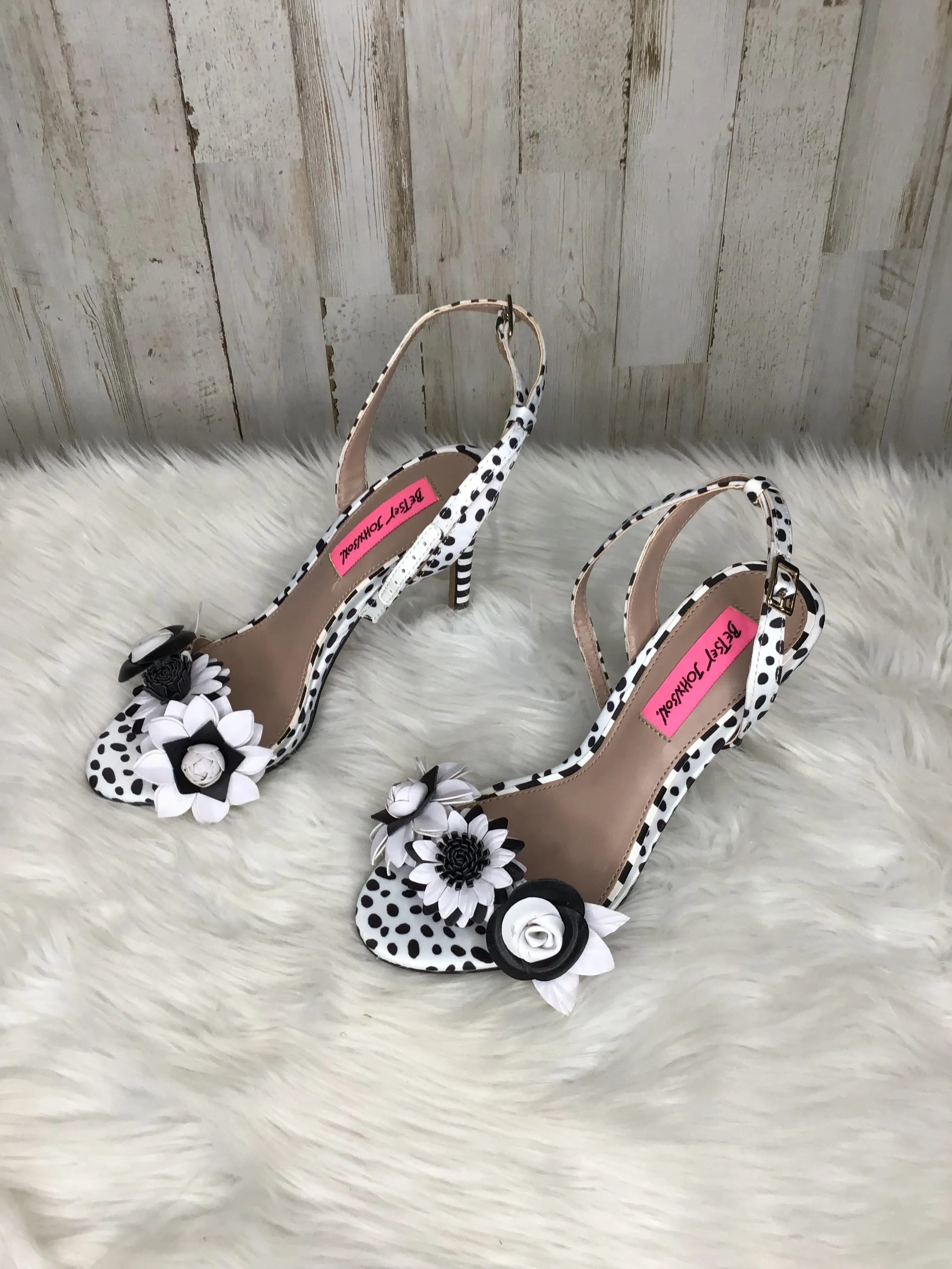 Shoes Heels Stiletto By Betsey Johnson  Size: 5