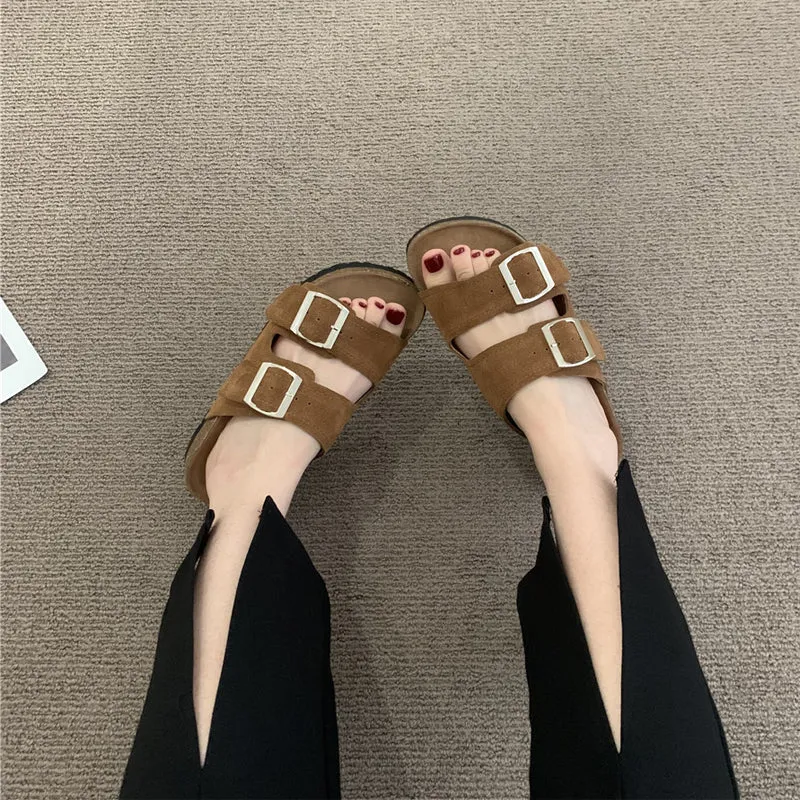 Vintage design slippers - comfort &amp; style